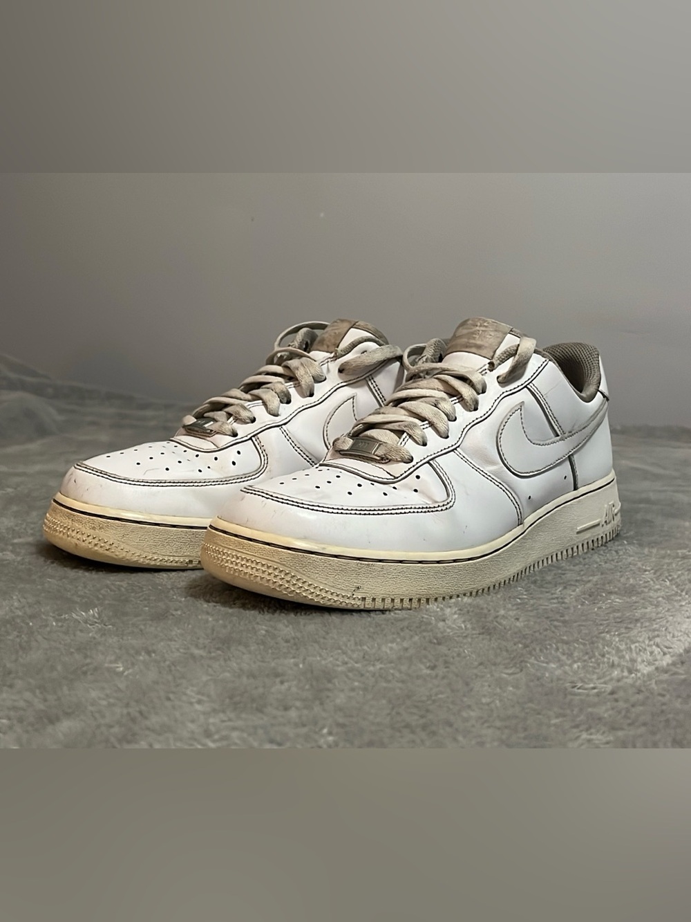Nike Air Force 1 Low Men’s Size 10 White Pre-Owned Yellowed Outsole Beater